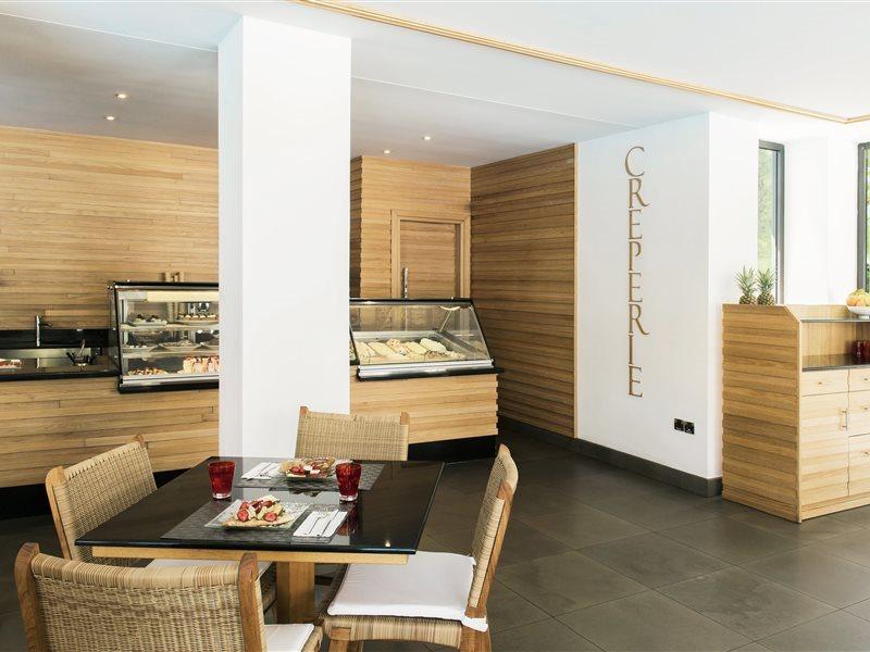 Mitsis Grand Hotel Rhodes City Екстер'єр фото Interior of the Green Cafe
