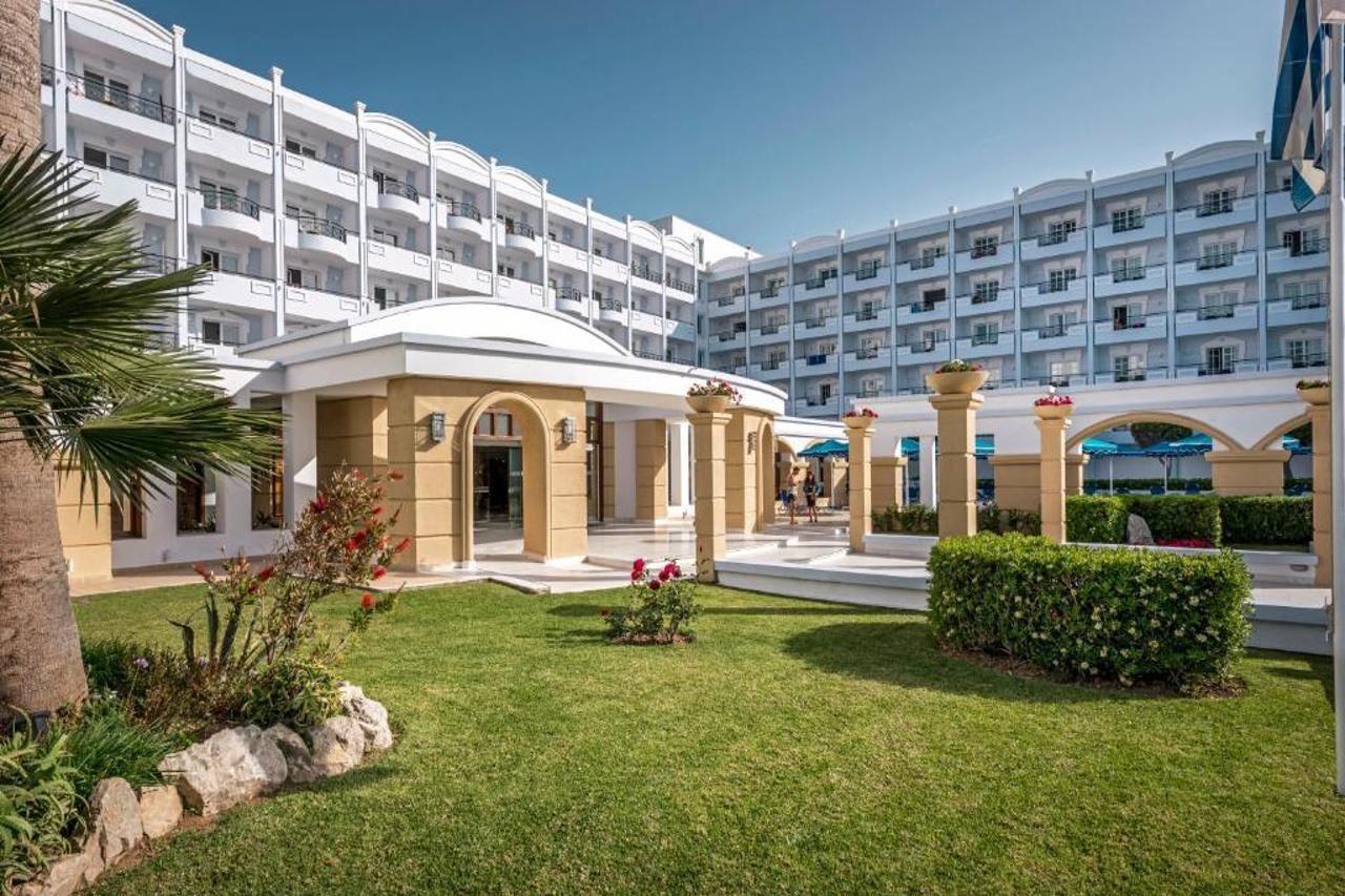 Mitsis Grand Hotel Rhodes City Екстер'єр фото The hotel's main entrance