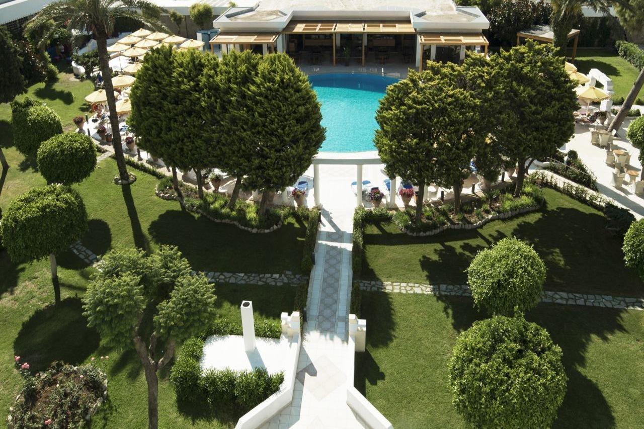 Mitsis Grand Hotel Rhodes City Екстер'єр фото The resort's pool