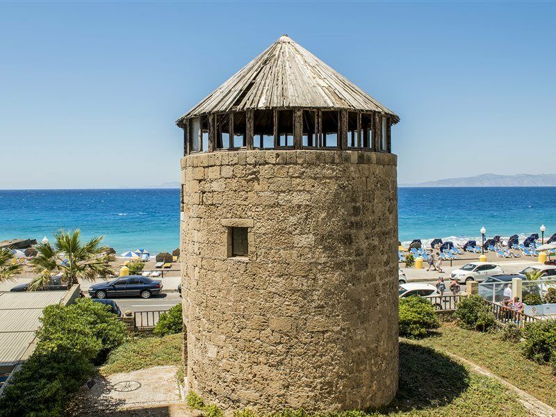 Mitsis Grand Hotel Rhodes City Екстер'єр фото The Venetian tower of Mirabello